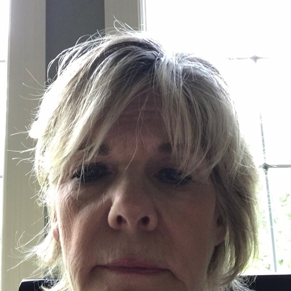 Meet your Posher, Eileen - Picture 1 of 1